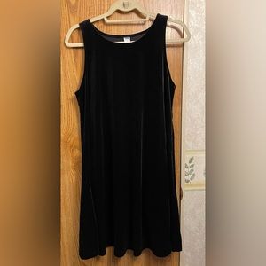 Sleeveless Black Velvet Dress